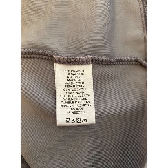 Susan Graver womens plus grey velvet scrunched 3/4 sleeve scoop neck top size 1x - Picture 7 of 8